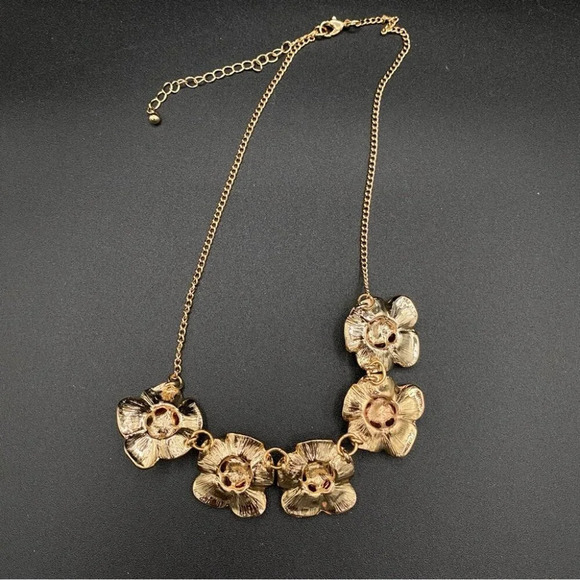 Coral Floral Enamel Rose  Collar Necklace - Picture 7 of 10